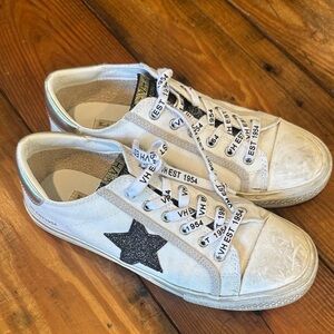 Vintage Havana Sneakers with Black Star Detail size 8